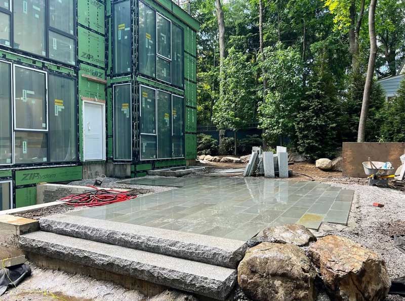 shutterstock_1701689065 bluestone patio contractor