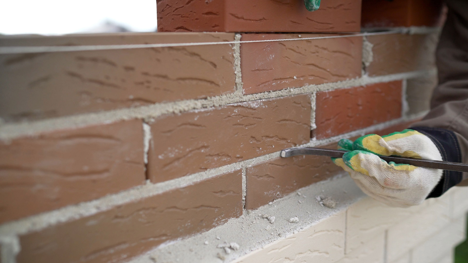 shutterstock_1701689065 repointing brick walls