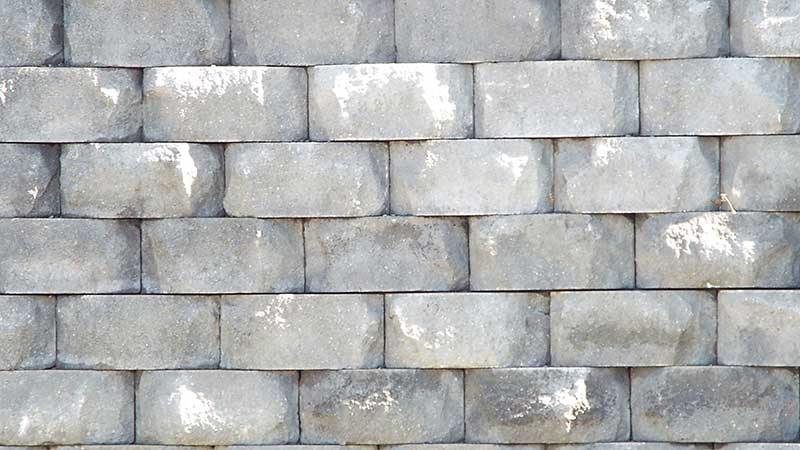 shutterstock_1701689065 concrete block retaining walls