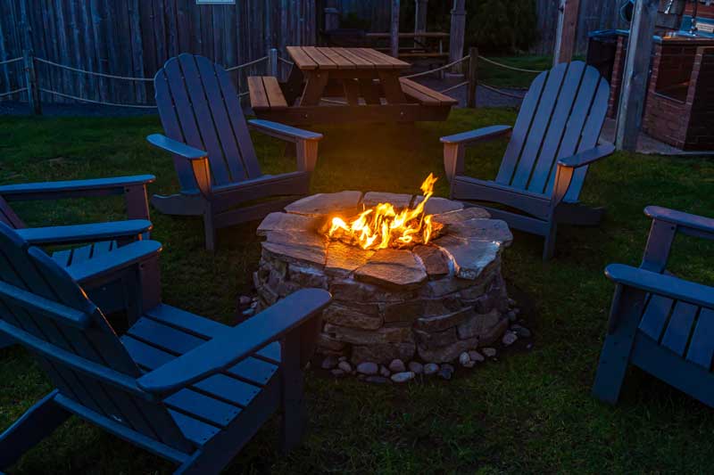 shutterstock_1701689065 custom fire pits