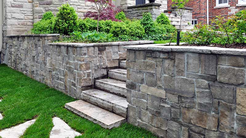 shutterstock_1701689065 dry-stack retaining walls