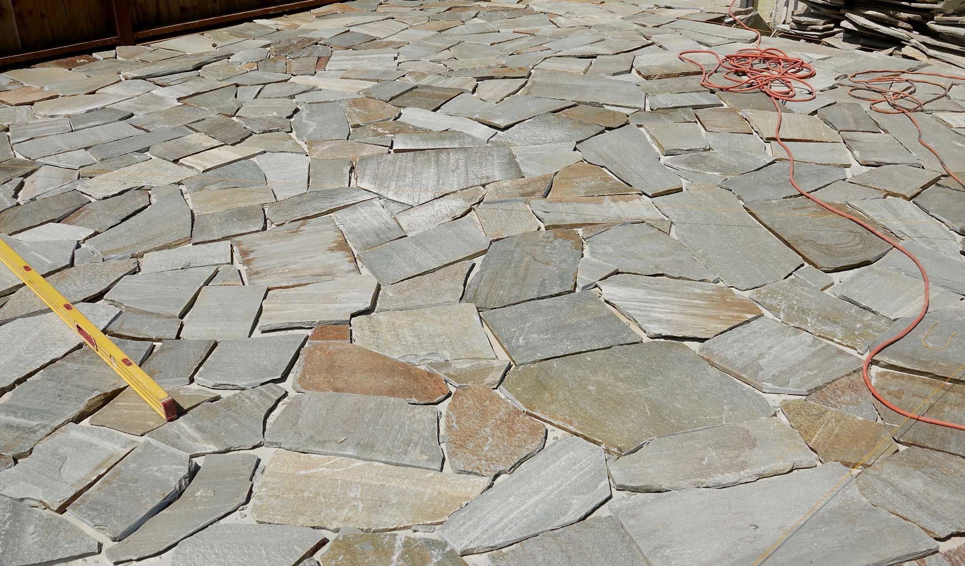 shutterstock_1701689065 flagstone patio installation