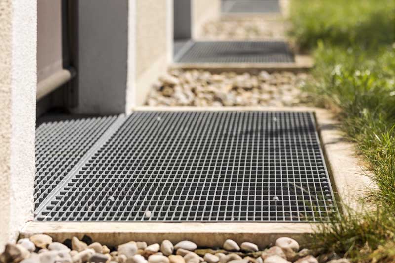 shutterstock_1701689065 french drain contractor