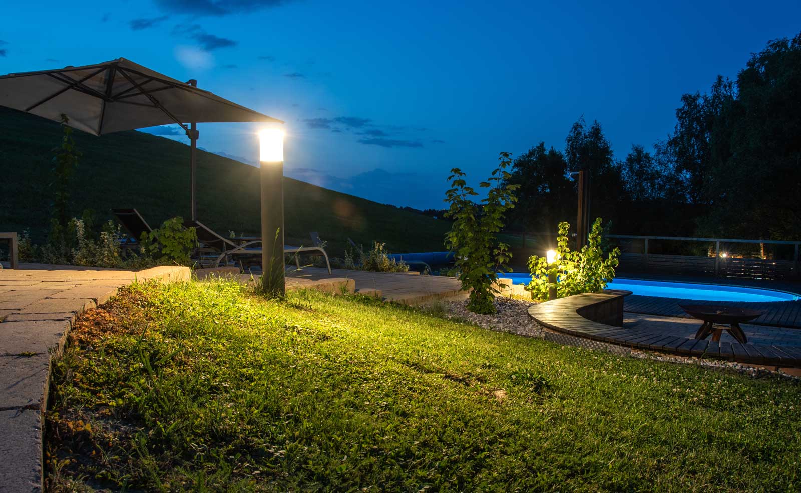 landscape lighting contractors