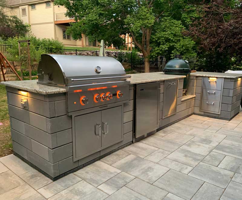 shutterstock_1701689065 outdoor kitchen builders