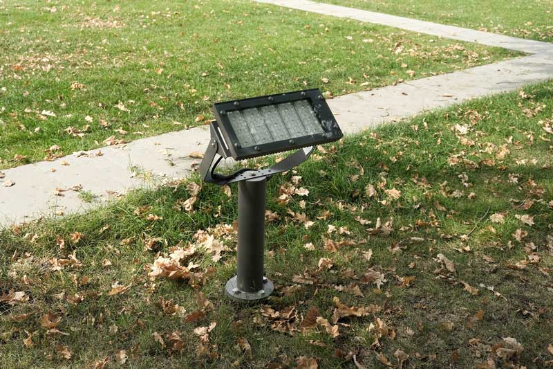 shutterstock_1701689065 outdoor spotlight installation