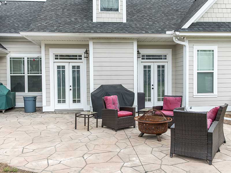 shutterstock_1701689065 patio installation contractor