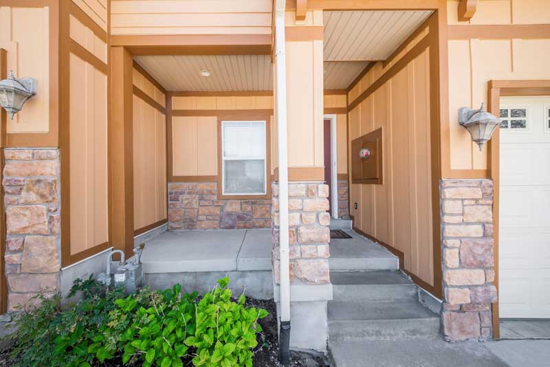 stone veneer columns